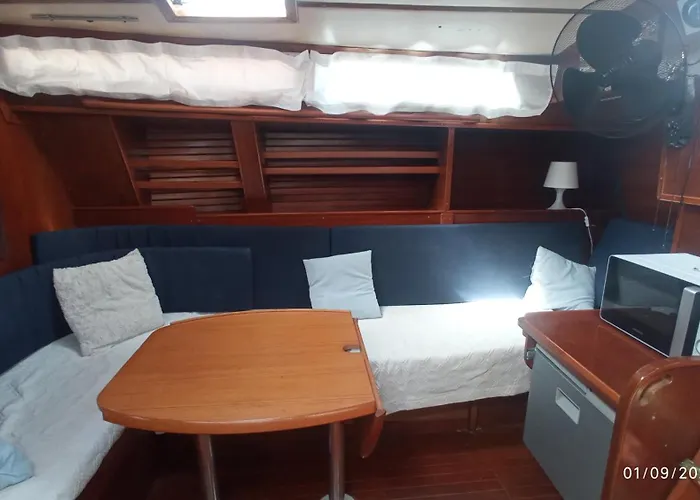 Best Barcelona Boat Experience