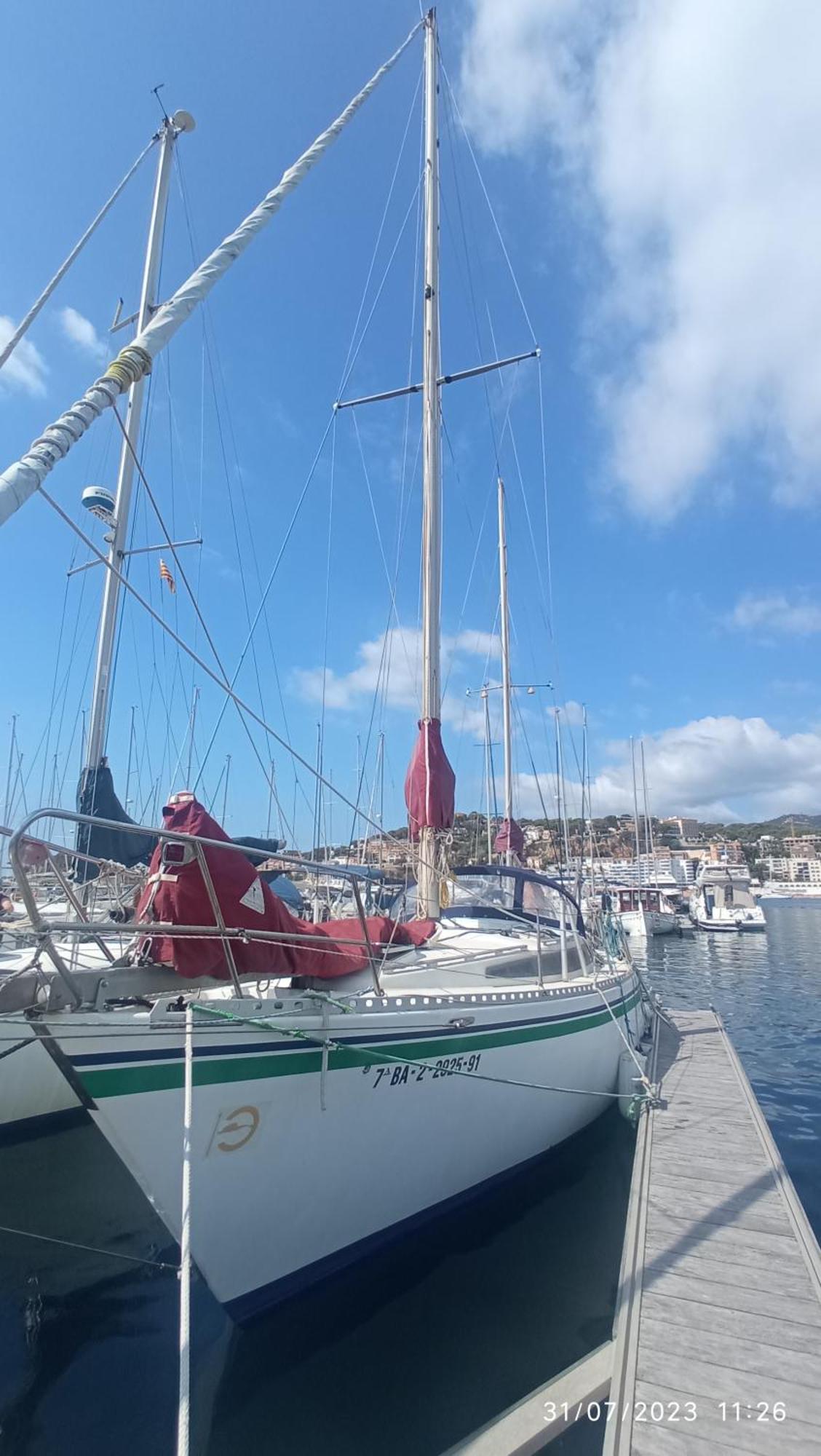 Barcelona Boat Experience Hotel en barco